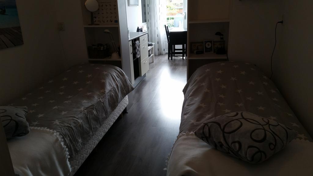 Homestay Bij Aelita Den Burg Zewnętrze zdjęcie